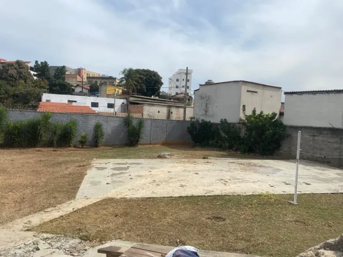 Vendo área plana no Santa Amélia com projeto aprovado na PBH! 