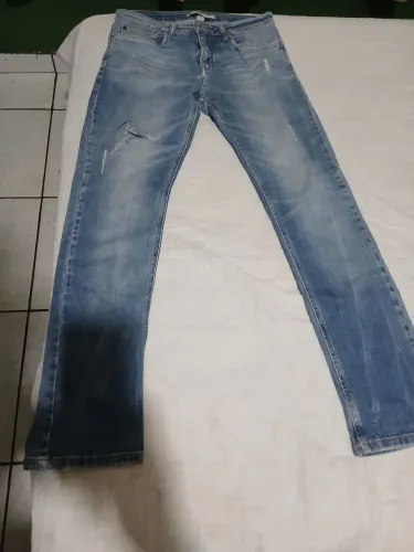 CALÇA JEANS CALVINKLEIN JEANS NUM 42 EM BOAS CONDIÇÕES
