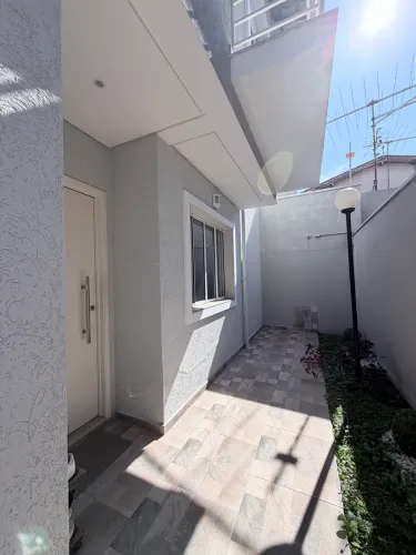 Casa à Venda na Vila Urupês com Quintal e Condomínio Fechado