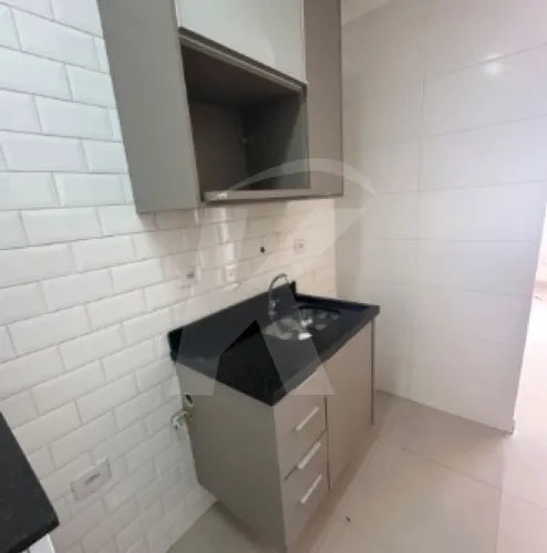 Apartamento com 01 dormitório, armários embutidos