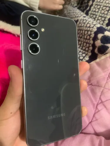 Vendo Samsung Galaxy S23 FE com NF, não tem caixa, carregador de 20w (não original)