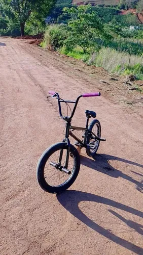 Bike Bmx aro 20 profissional de manobras com freio rotor semi-usada em ótimo estado