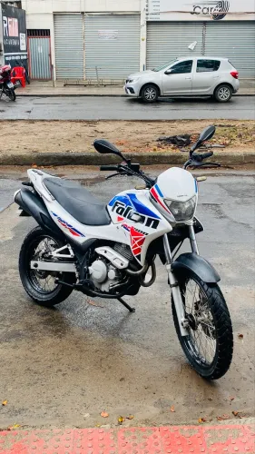 FALCON 400i 2015