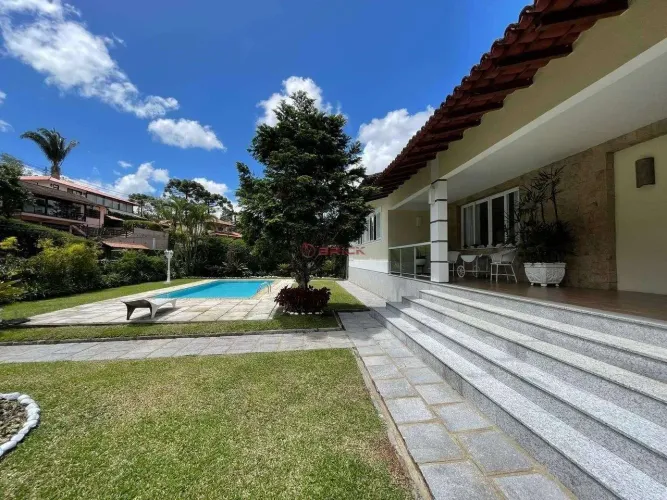 Casa com 4 quartos sendo 2 suítes, 1.300 m² de terreno plano no Comary - Teresópolis/RJ.