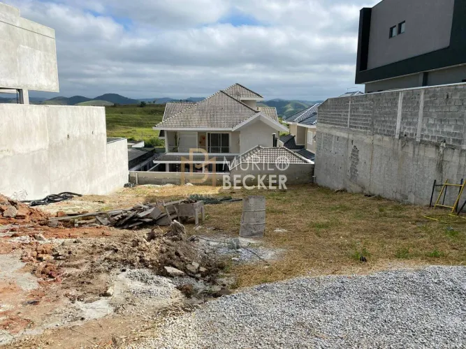 Terreno para venda em condomínio no Bairro Urbanova