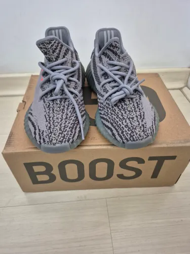 Tênis Adidas Yeezy Boost 350 NOVO tamanho 36