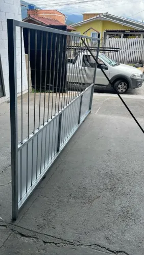 Portão de correr novo medidas 3.35x1.55 aço galvanizado 