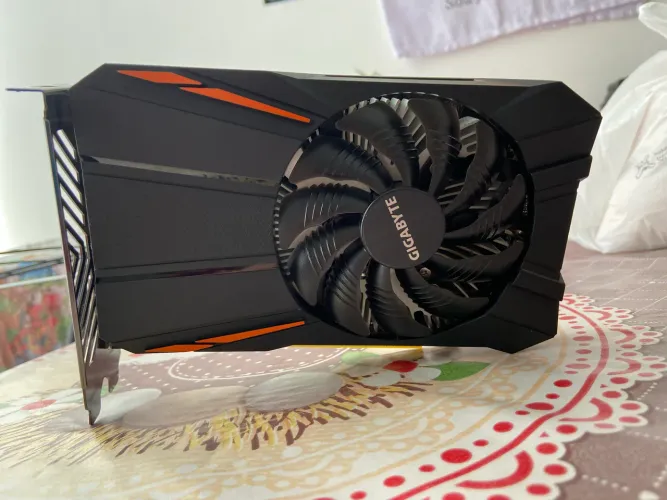 Placa de Vídeo Gigabyte GTX 1050 Ti 4GB GDDR5