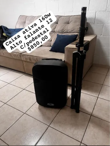 Caixa ativa 160w c/alto falante 12+pedestal