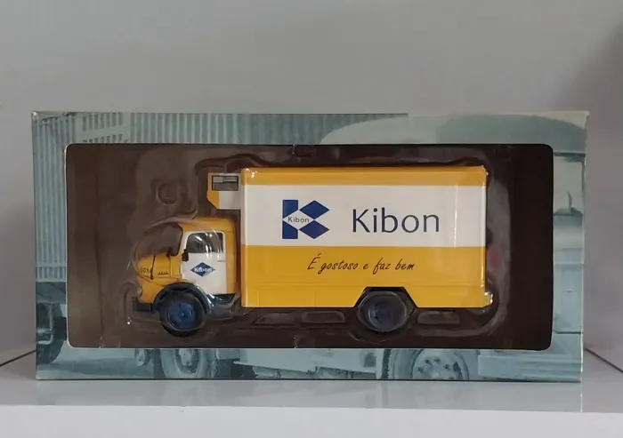 MINIATURA DE CAMINHÃO MERCEDES KIBON ESCALA 1:43