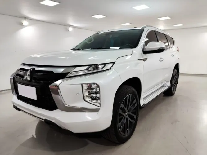 Mitsubishi Pajero Sport Legend Black 2.4 4X4 (die) Aut. 2024