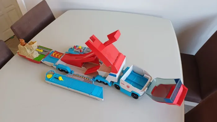 PAW Patrol Launch'N Haul PAW Patroller - Spin Master
