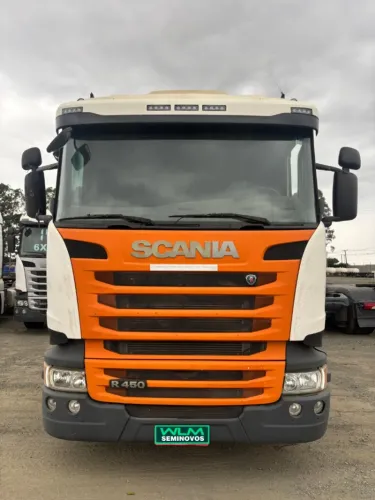 SCANIA R450 A6X2.