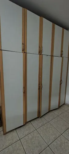 Guarda-roupa grande de madeira - 2,64 m x 2,26 m - R$ 750