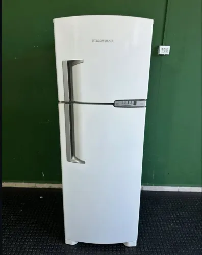 Geladeira Brastemp 389L Frost Free funcionando perfeitamente
