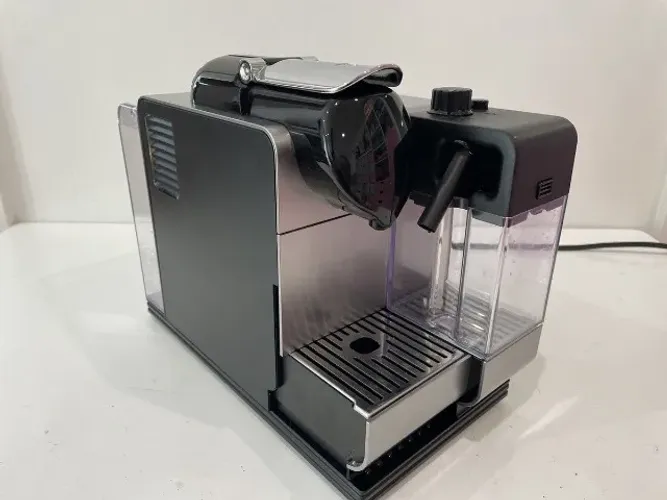 Nespresso Lattissima 220v Preto 220v (Usado)
