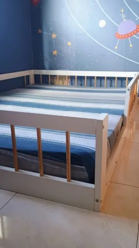 CAMA + COLCHÃO CASAL INFANTIL MONTESSORIANA COM GRADE DE PROTEÇÃO