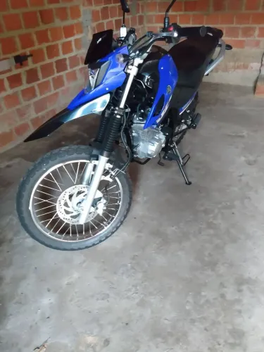 Moto Xtz Crosser