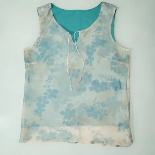 Conjunto (blusa e saia) azul florido - usado
