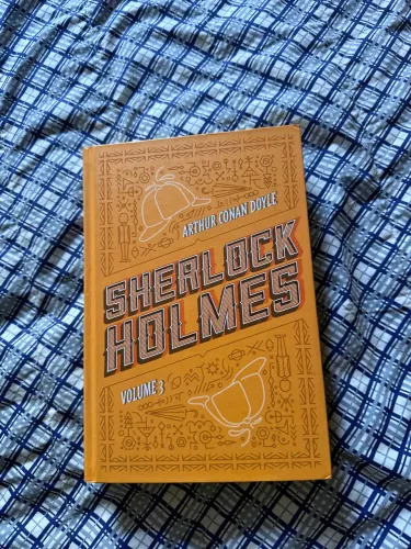 Livros do sherlock holmes, capa dura, todos os volumes e todas as estórias de sherlock.