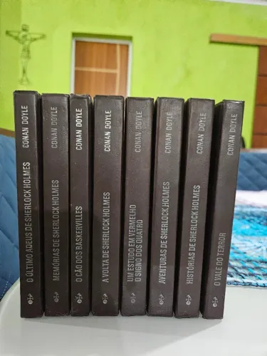 coleção em capa dura de Sherlock Holmes (8 volumes)