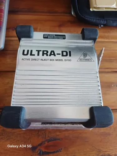Direct Box Behringer Di-100 Ativo