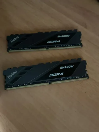 memoria ram ddr4 netac shadow 2 de 8gb cada.