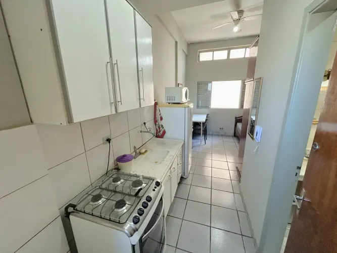 Kitnet mobiliada, direto com proprietário, no Centro. CC 402