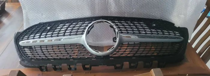 Grade frontal mercedes C180 ano 2015 a 2018