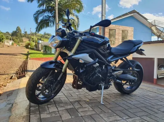 Triumph Street Triple 675
