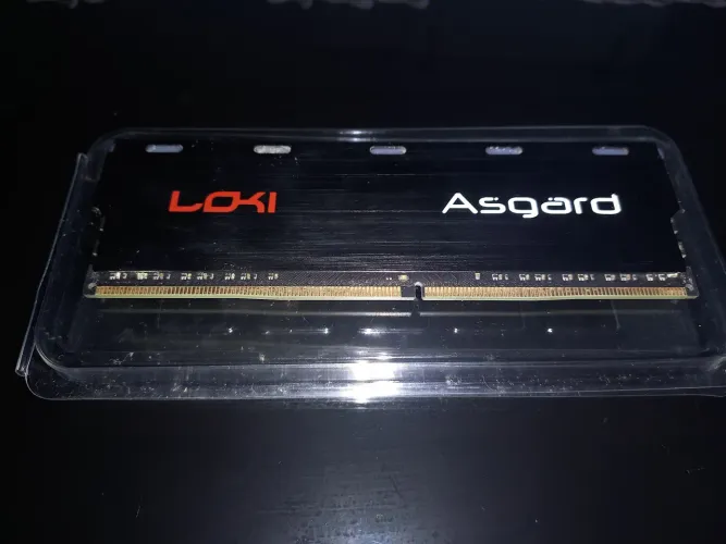 Memória RAM 8GB DDR4 2666/CL19/1.2V - Asgard Loki RGB
