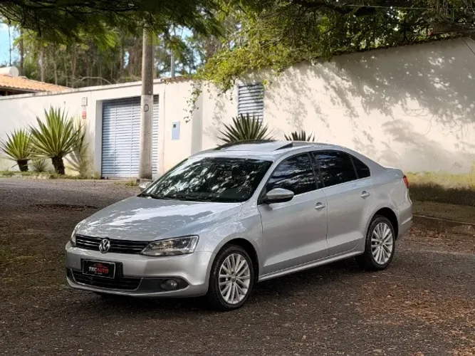 Volkswagen Jetta Highline 2.0 TSI 16V 4P Tiptronic 2014