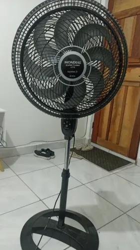 Ventilador Arno de pé com controle 