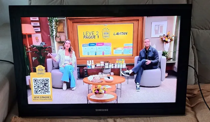 TV sansung 32 polegadas com suporte de parede grátis. Entrego