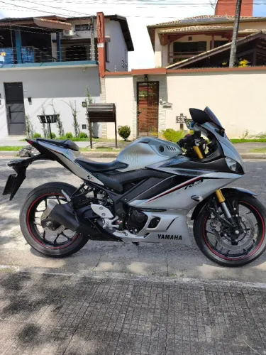 Yamaha R3 Prata Matt Silver 2021