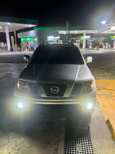 Nissan Frontier LE CD 4X4 2.5 TB Diesel Mec. 2011