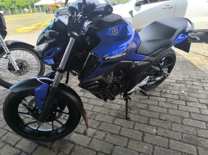 Vendo essa Fazer impecável, único dono.