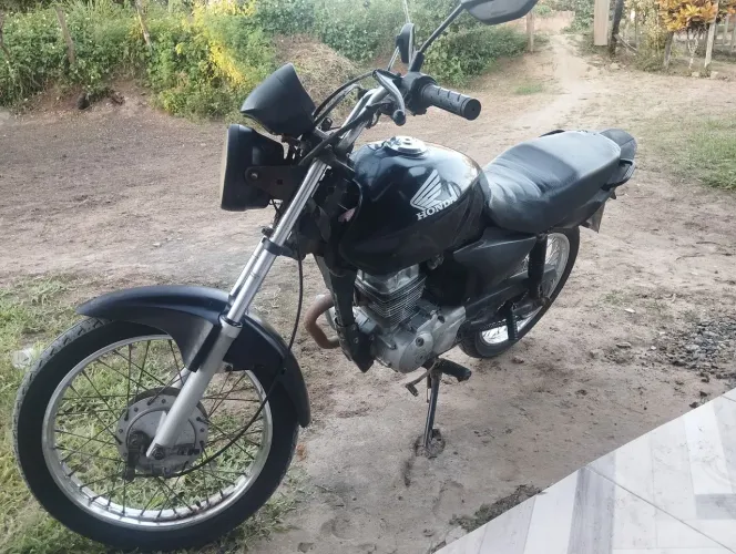 Moto 150 leilão 