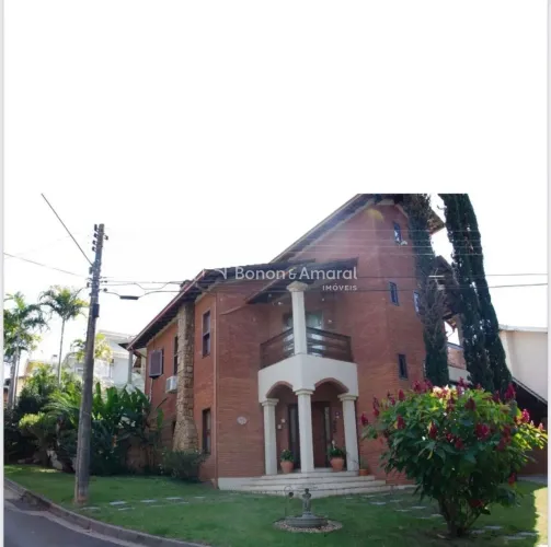 Sobrado à venda no Condomínio Vivenda das Quaresmeiras em Campinas/SP.