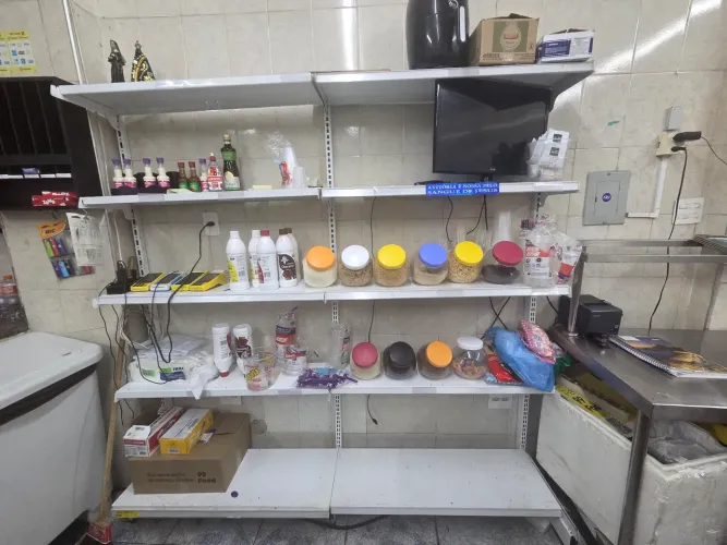 Gôndola com 4 Prateleiras