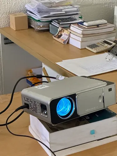 Projetor LED usado