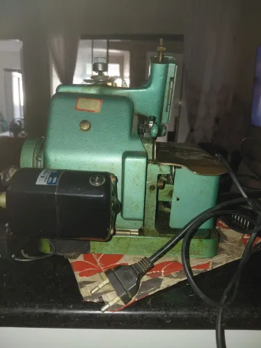 Máquina overloque semi industrial