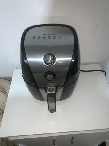 Fritadeira Air Fryer Britânia 5,5L 1500W Gold BFR51 127V