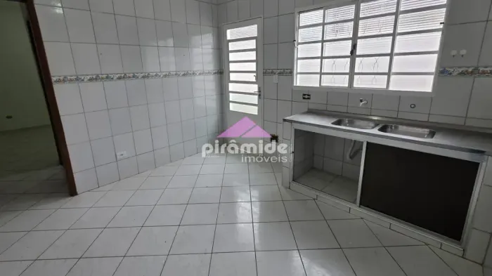 Casa à Venda 3 Dormitórios com 1 Suíte - Oportunidade MCMV no Jardim Luiza, Jacareí, SP