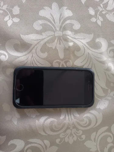 Celular apple funciona e reniciado