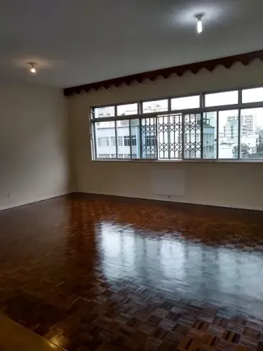 Locaçao aptº c/4 qtos e 2 vagas na Rua Uruguai, area nobre da Tijuca - RJ