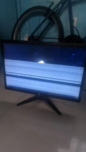 Monitor com defeito