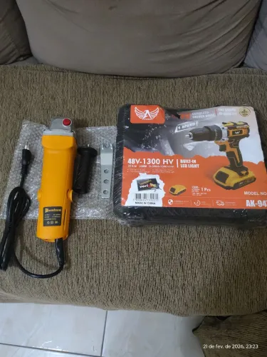 Lixadeira e parafusadeira  110 volts 