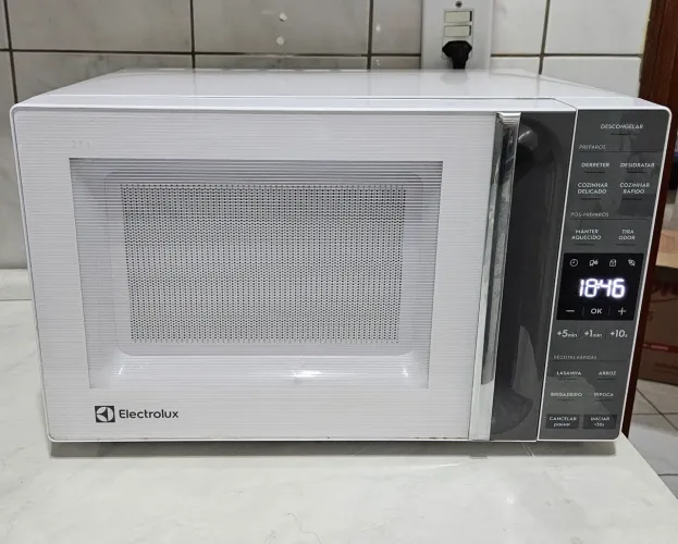 Micro-ondas Electrolux 23 Litros Branco Pouco Usado Excelente Estado