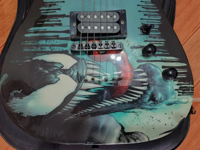 Guitarra PHX Marvel Venom